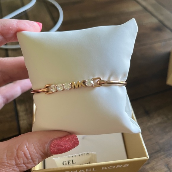 Jewelry - Michael Knor Gold bangle bracelet